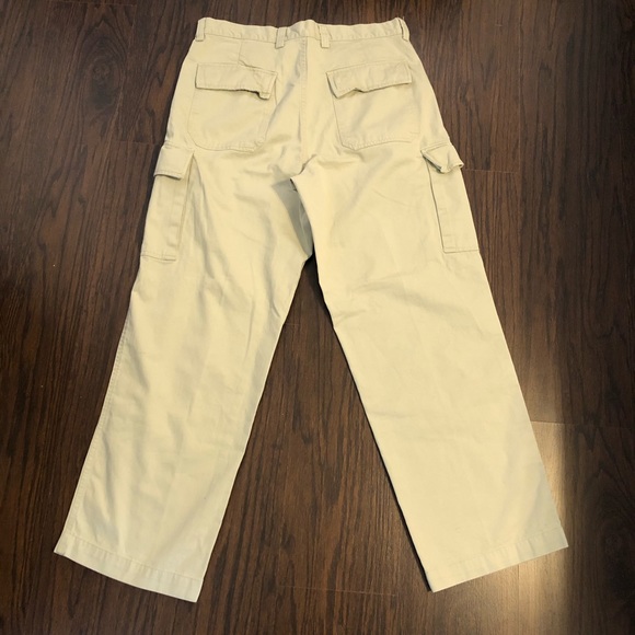 Gap khakis cargo pants size 34X 30 measuring 35.5W - Picture 4 of 5